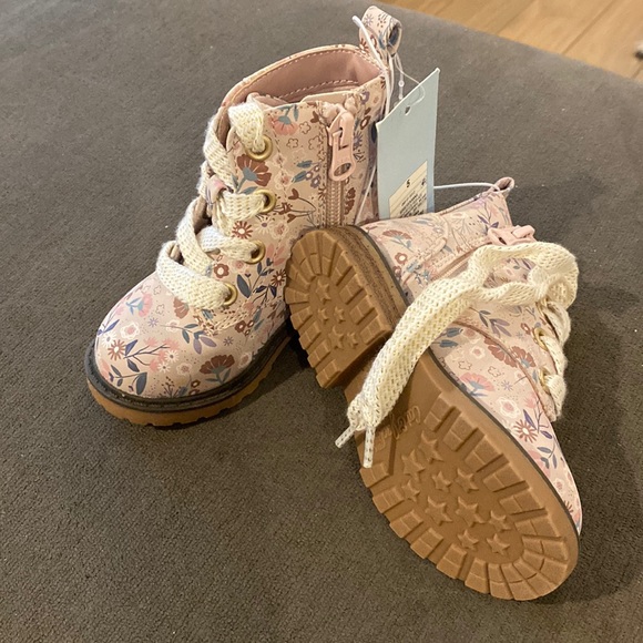 Girls' Giovanna Floral Lace-Up Zipper Combat Boots - Cat & Jack - Picture 3 of 5